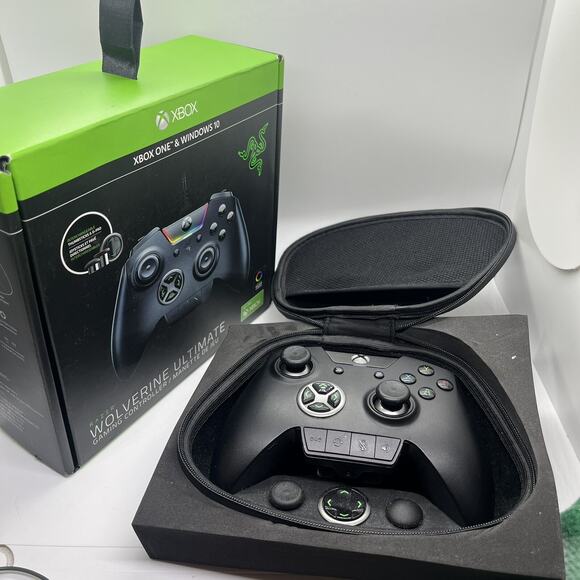 Razer - Wolverine V2 Chroma Pro Gaming, Xbox Series X|S with RGB Chroma 🔥 - Picture 1 of 15